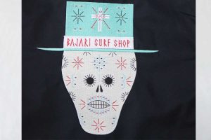 オリジナル刺繍　刺繍加工　刺繍　直接刺繍　チェーンステッチ刺繍　チェーンステッチ　ランニングステッチ　相良刺繍サテンステッチ　タタミステッチ　Tシャツ　トレーナー　ランニング　ノースリーブ　ベスト　セーター　ポンチョ　ウインドブレーカー　コーチジャケット　デニムジャケット　ジャケット　エプロン　Yシャツ　ワイシャツ　ワークシャツ　ダンガリーシャツ　開襟シャツ　背広　スーツ　スラックス　学生服　体操服　メルトンシャツ　メルトンジャケット　 ジャージ　トレーニングウエア　ウエア　型代無料書体　オリジナル書体　パーカー　ジップアップ